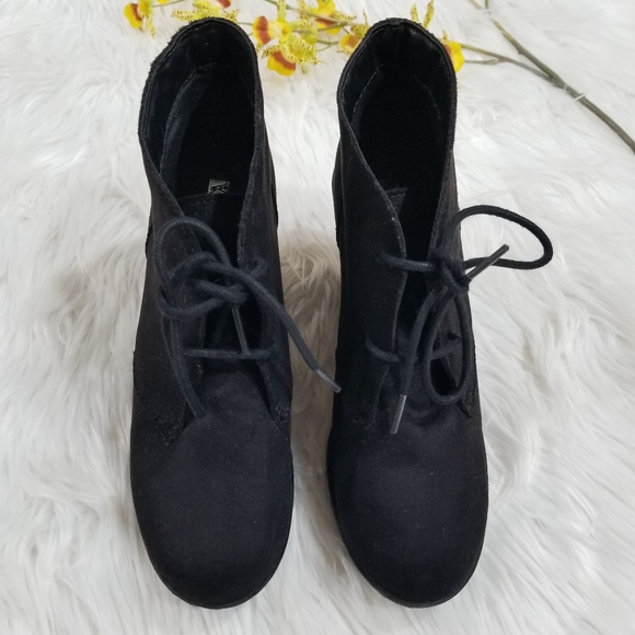 WHITE MOUNTAIN Black Suede Wedge Booties SIZE 8.5M, With Laces. - Picture 10 of 16